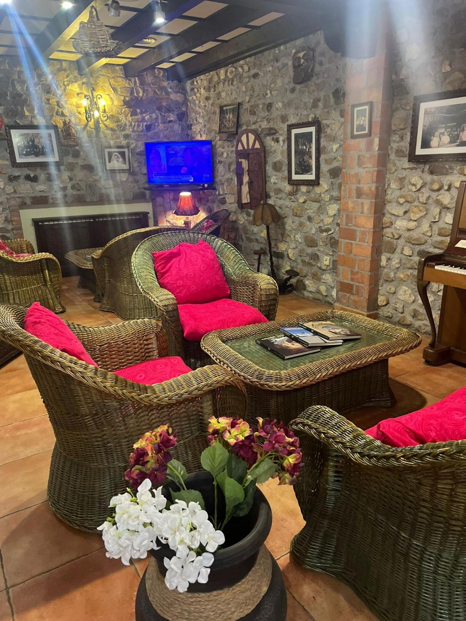 Hotel El Bricial โซโตเดกังกัส ภายนอก รูปภาพ